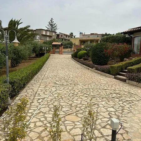 Appartanvilla Con Piscina A San Leone *