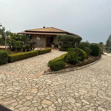 Con Piscina Panoramica A San Leone 아파트 *